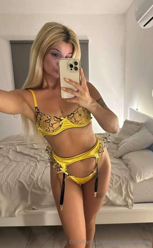 hmm yellow is maybe also good color.. but i love the colors ..