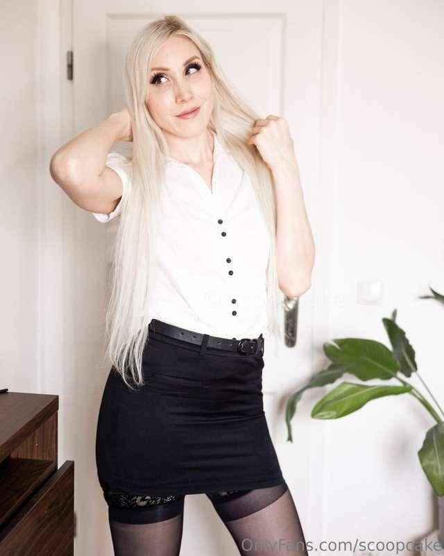 Guten Morgen, Boss 😏 Ich hab heute mein schmutzigstes Büro-O..