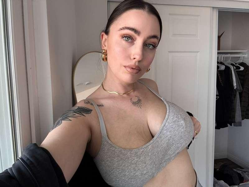Who wants this off 🍒