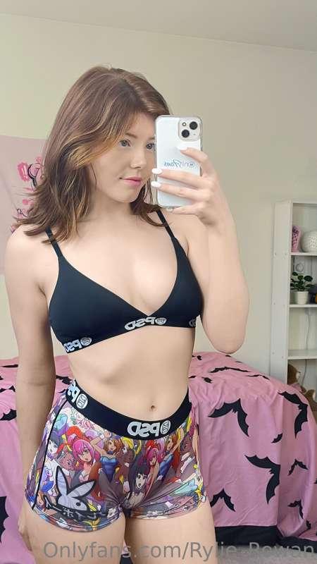 I get so fucking horny thinking about how many guys are goon..