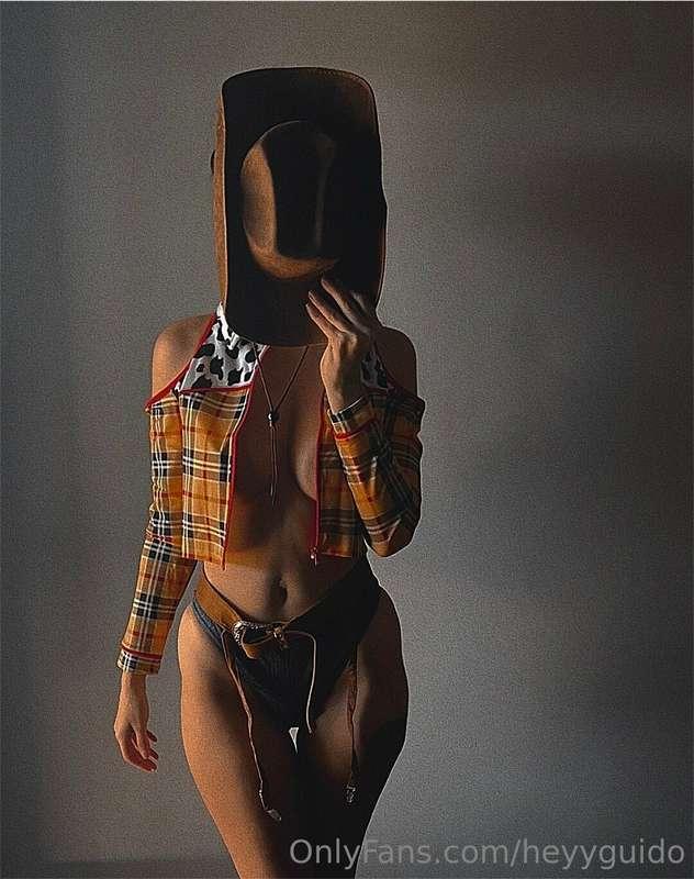 Who’s ready for some woody porn?