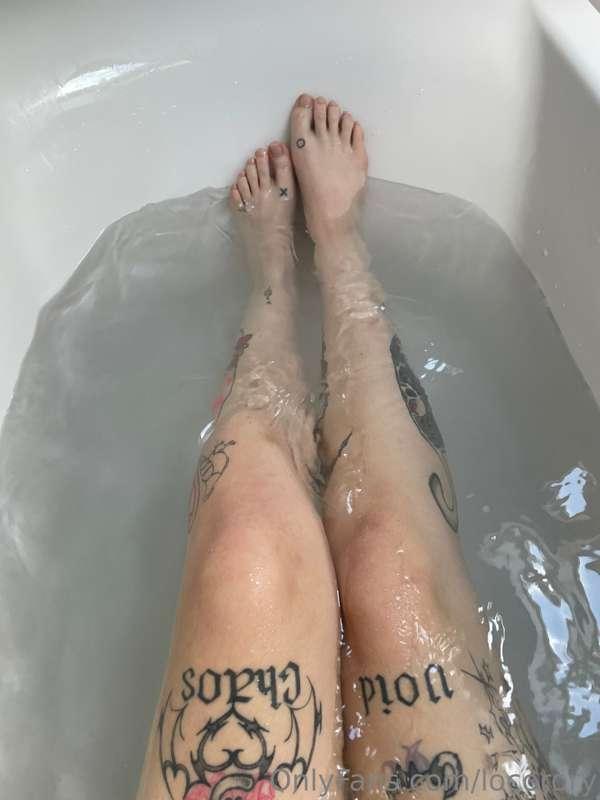 Feet album for ya! Maybe pay me for some hot pedicure? 🤭