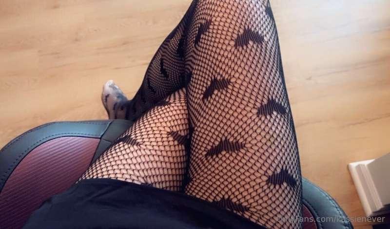 Be good and lick my feet.