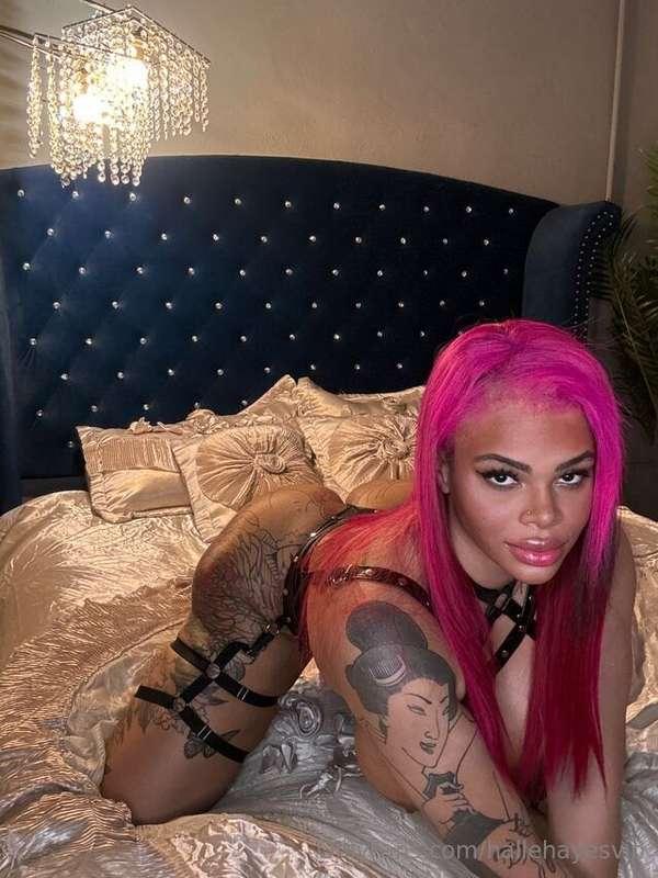 are you ready to get kinky with mommy? 😏 tie me up and do wh..