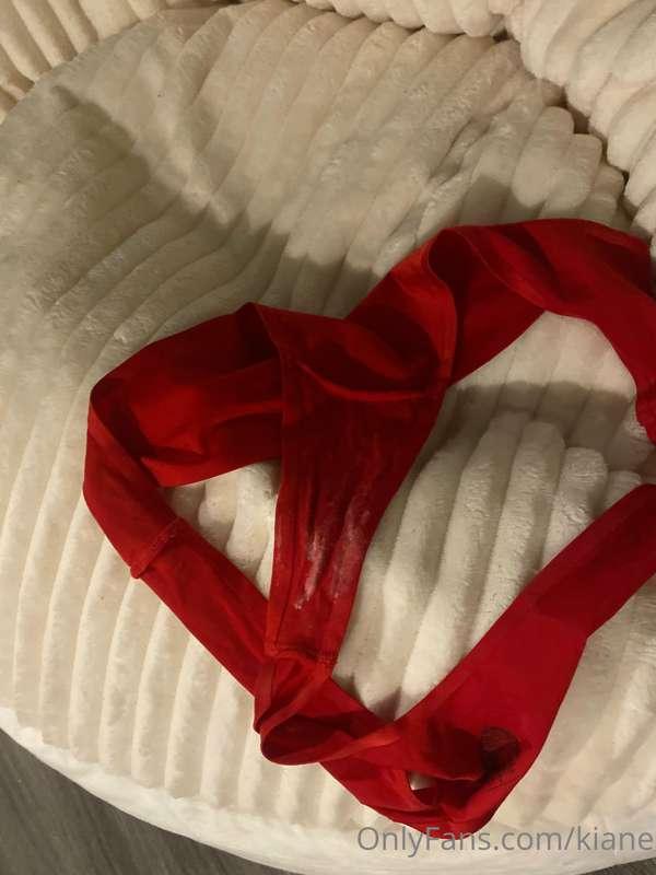 My used Thong for sale $100.00 message me if u want them💋