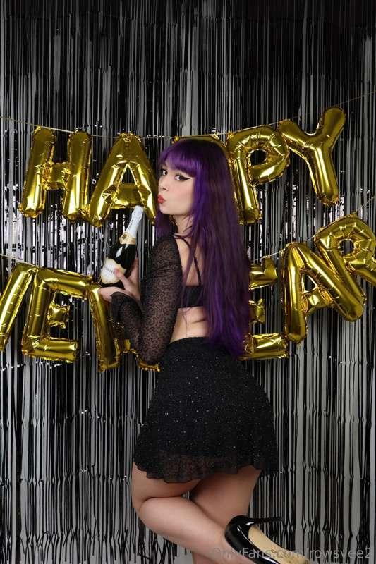 Cheers to a new year with all of u 🥰 (News year ppv out now ..