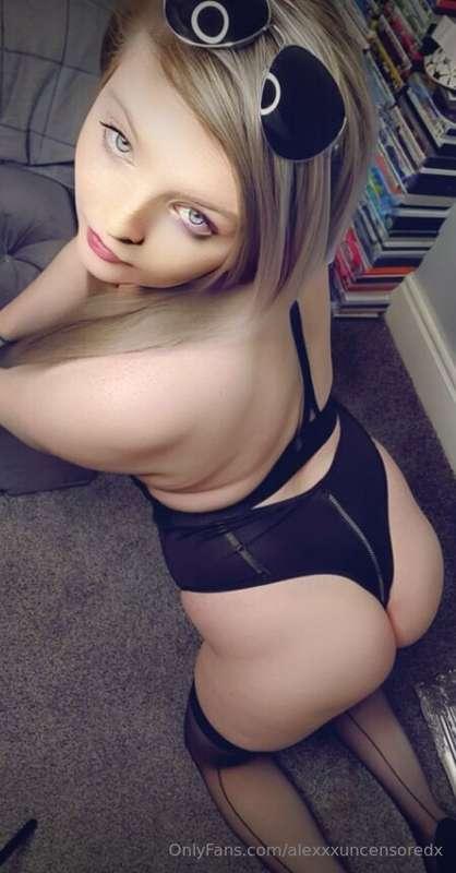 I’m craving connection tonight, and I’d love to get lost in ..