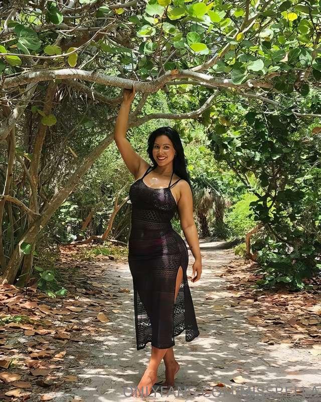 Whew! Happy Monday!!!!
I get home and realize I don't have e..
