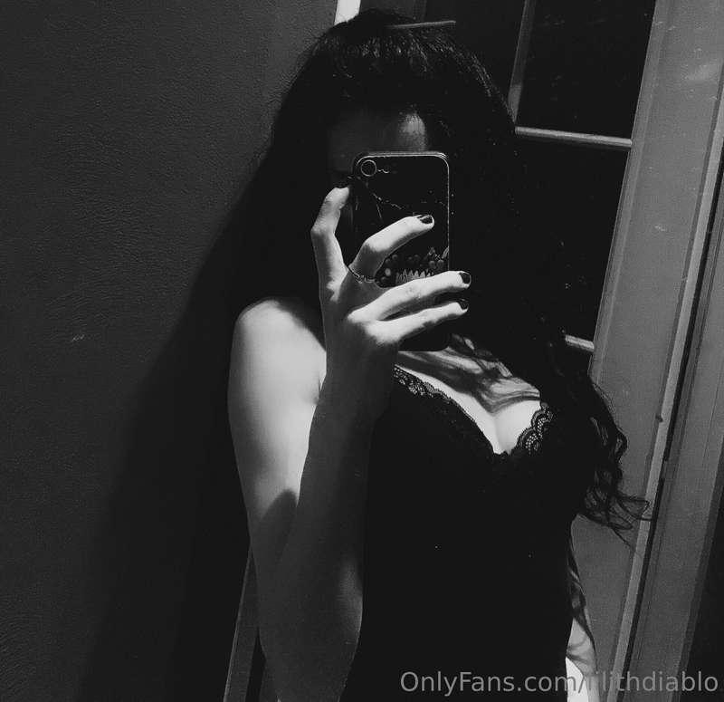 Unholy Sunday to my dear!!!👹
Do you like this baddie????🖤🔪
W..