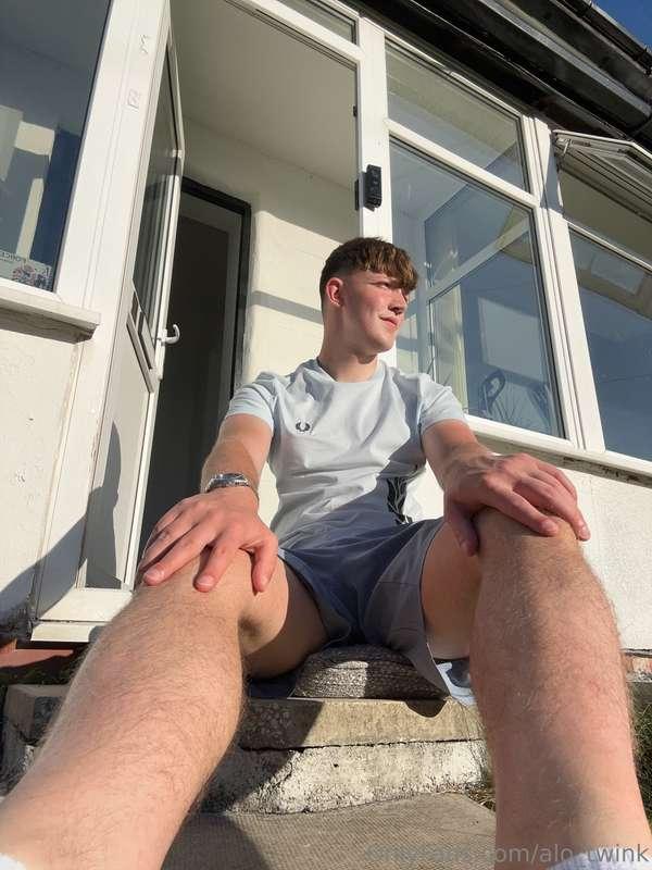 Wanking indoors or outdoors?🍆💦