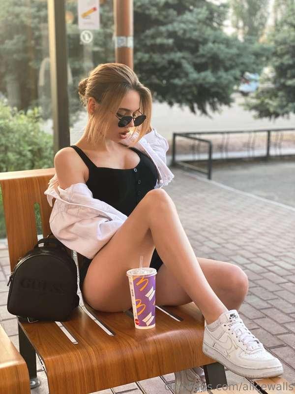 Beautiful legs are often a source of pride for women. 💫☀️ Th..