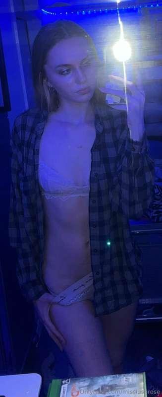 👁️👅👁️