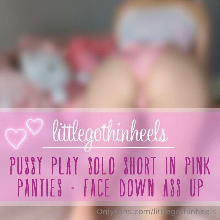 🍑🎀 PINK WEDNESDAY + HUMP DAY 🎀🍑 Touching my pretty pink puss..