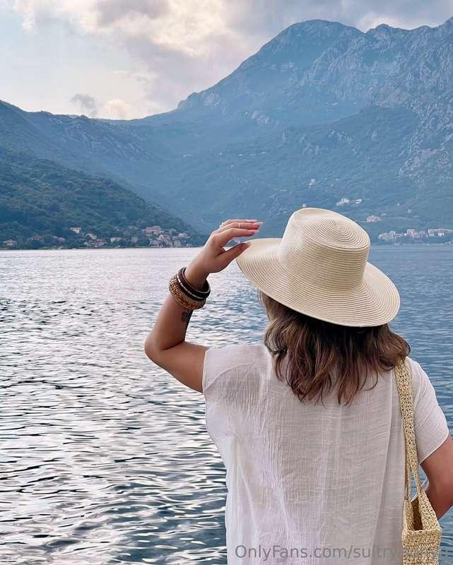 Tell me a little bit about yourself...
I think you can recog..