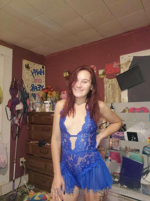 New outfit who wants a photoshoot in it? 🥰