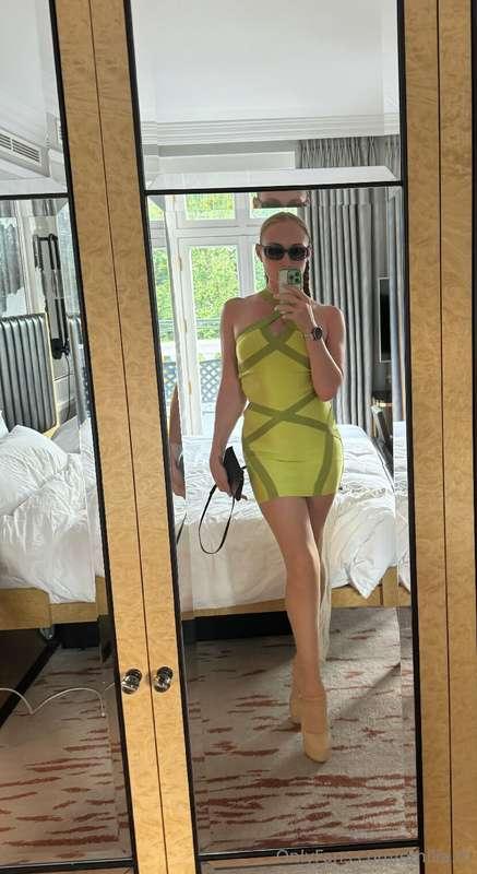 😍You know, I’m absolutely stunning. Beauty, confidence, char..