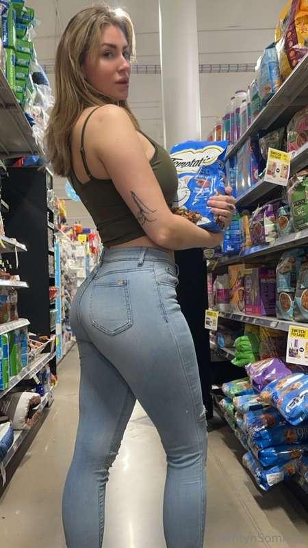 why are you always behind me when we go shopping?👀