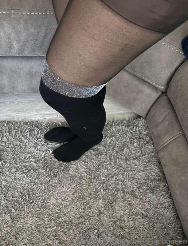 mrs_footjobqueen image #0