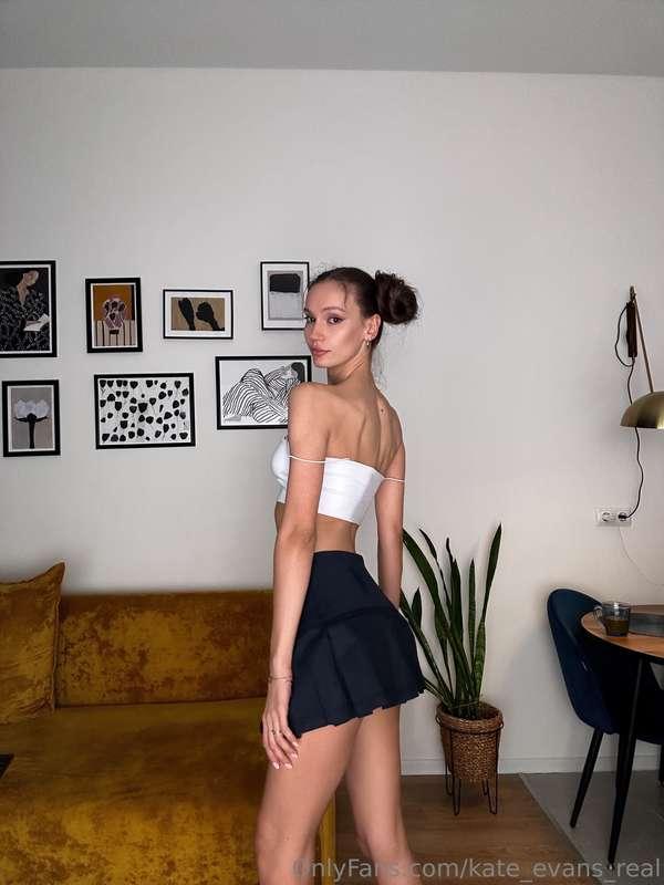 kate_evans_real image #0