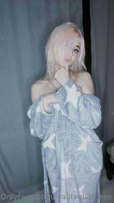 Take off my coat 😏