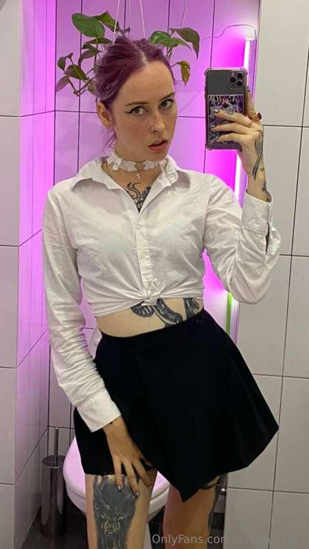 👗🖤