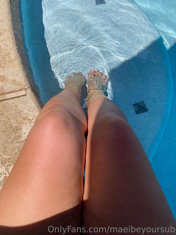 A little afternoon dip 🥵💦