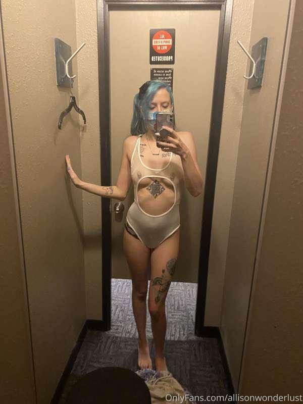 Fitting room fits