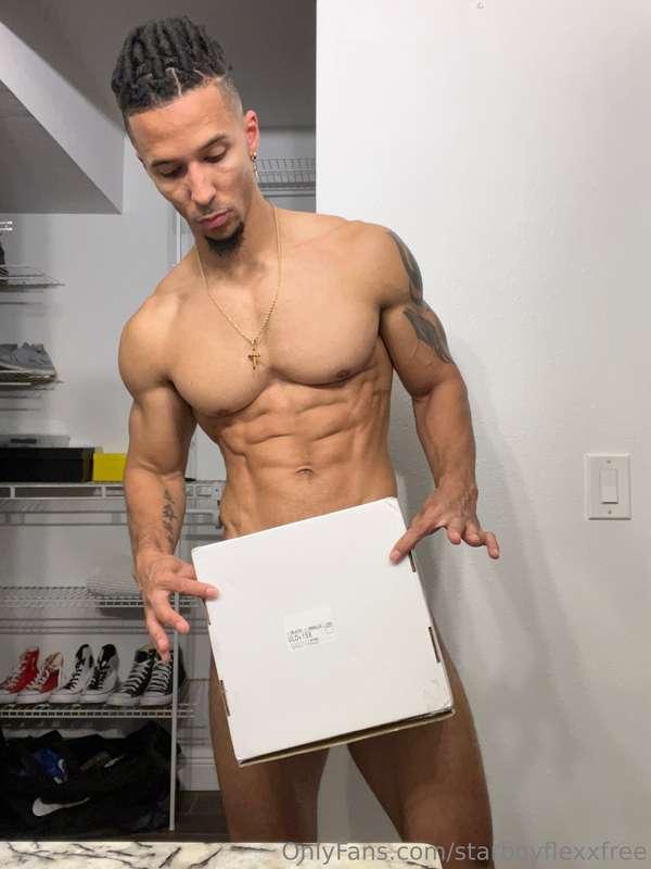 Trying these new 🩲 on. Come see the full haul @starboyflexx 