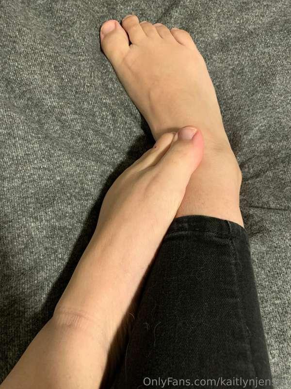 Barefoot photo shoot 🦶🏻❤️