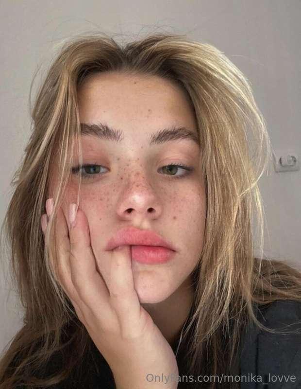 ## 💕💕💕CUTE GIRL💕💕💕

Juicy girl with no limits @ilona_garna 🔞..