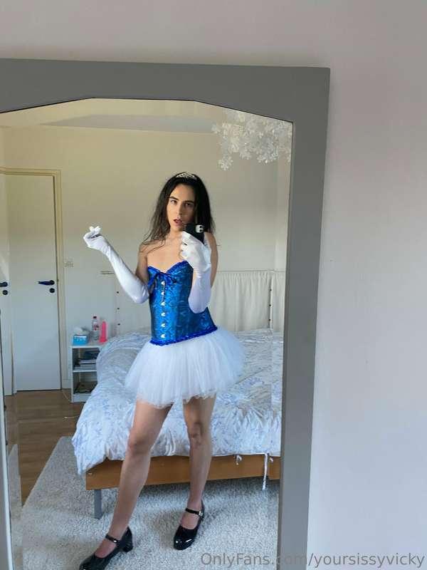 yoursissyvicky image #4