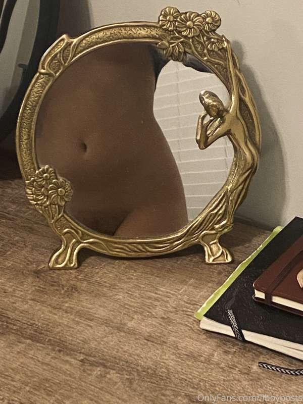 Top of the hour to you.. happy Friday lovelies