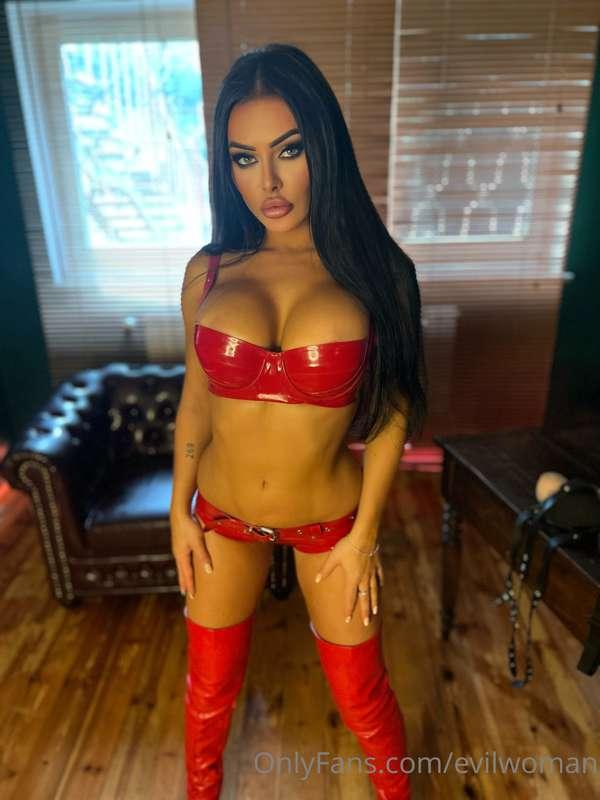 Goddess in Red ready to destroy you  ❤️