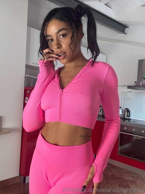 This day will be boring if you don't write me a message😉