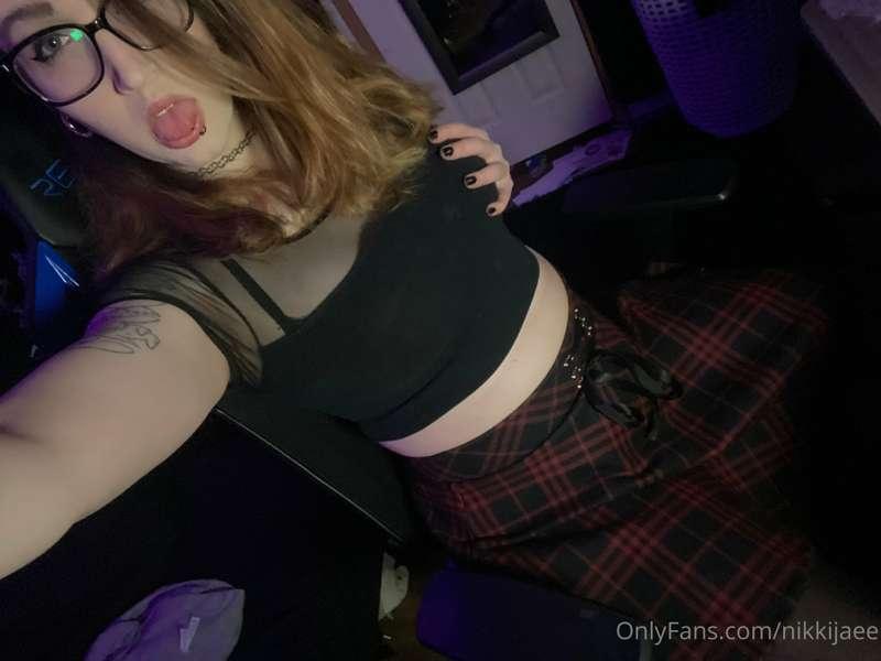 nikkijaee image #5