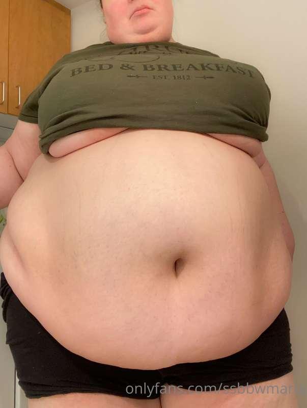 Ya’ll I’ve got new red stretchmarks on my belly 🥵💦
Anyway, I..