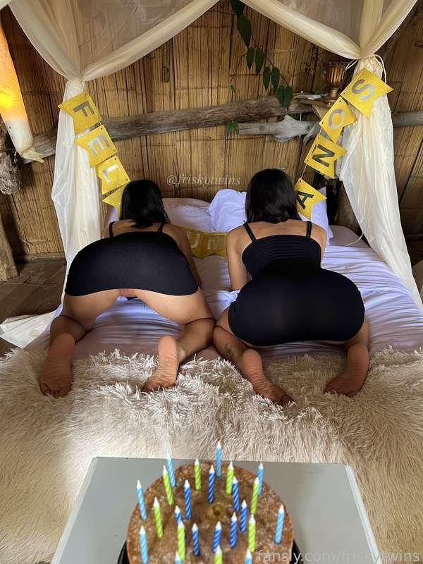 friskytwins image #7