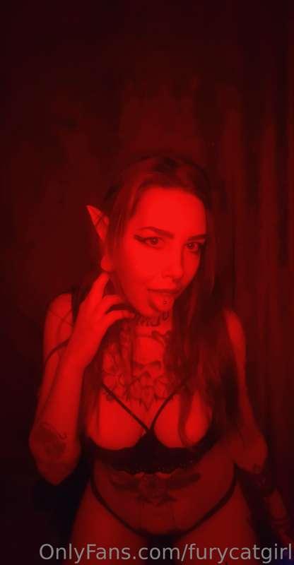 🖤😈❤️