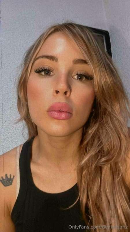 😈