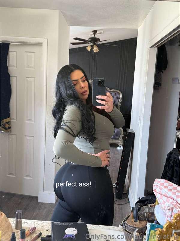 On your knees and show me you deserve my attention🍑 Comment ..