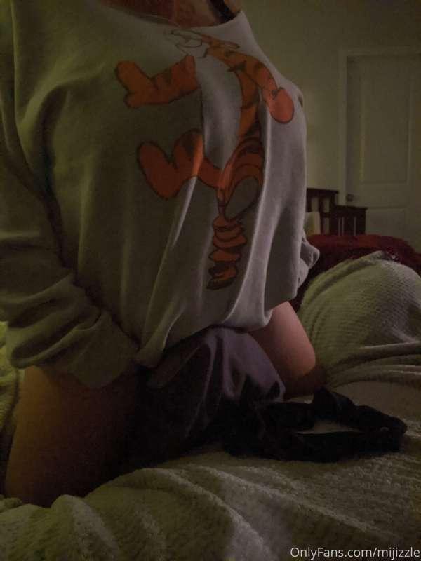 Sometimes a pillow feels good against my bare pussy