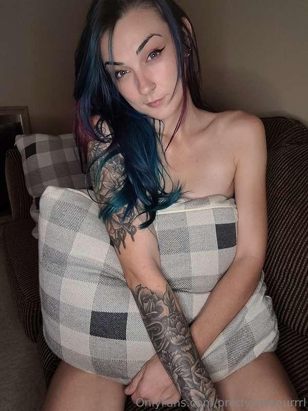 Sweet little kinky monster waiting for you to come play. Sen..