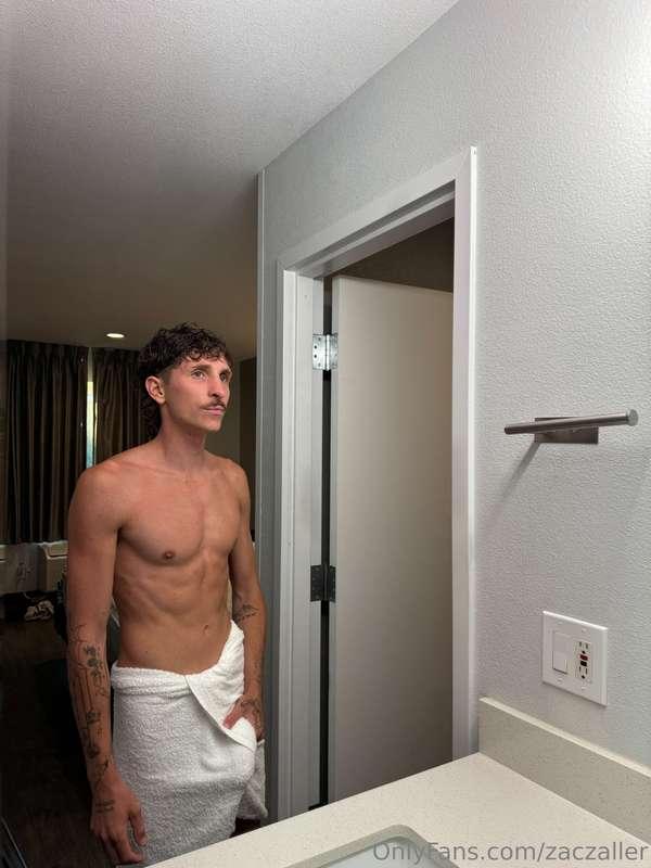 HEY 🤨 my eyes are up here...