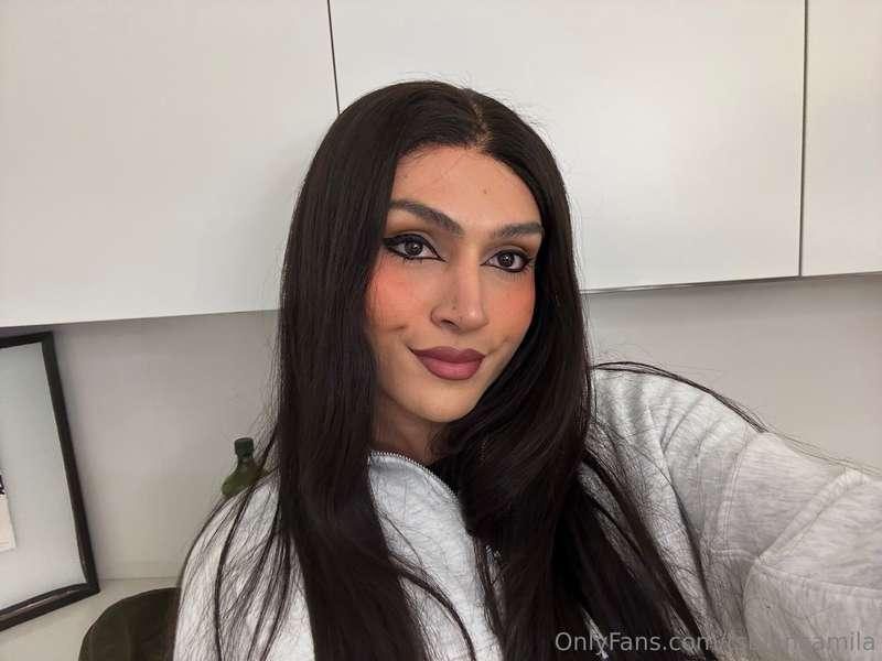 Do you think I look pretty today babe? 💝 I've been thinking ..