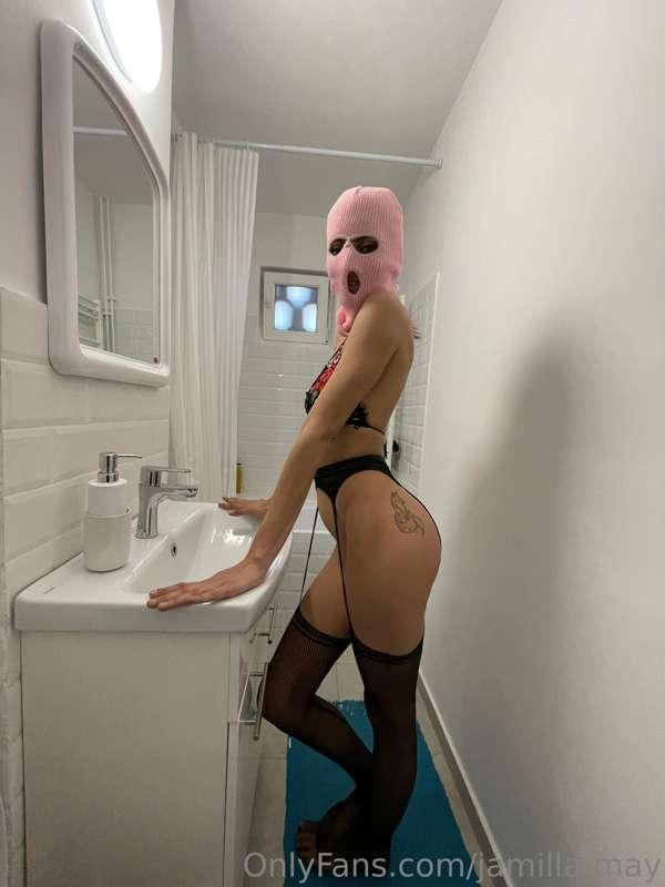 Oops...I accidentally broke in your house...wyd? 🙈