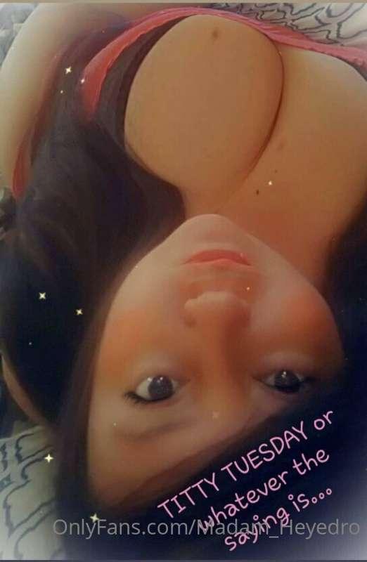 I will be live for Titty Tuesday in an hour! 2pm EST! Dont m..