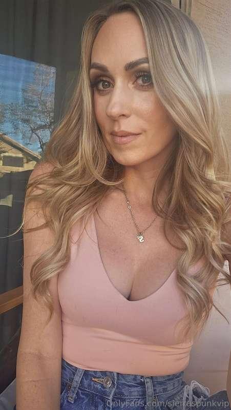 Always barbie blonde 👱🏻‍♀️
