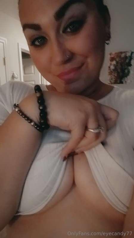 You know these pretty pink lips are all ready to be all over..