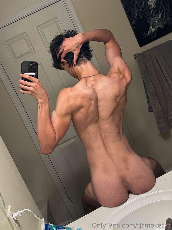 tjsmokezzz image #0