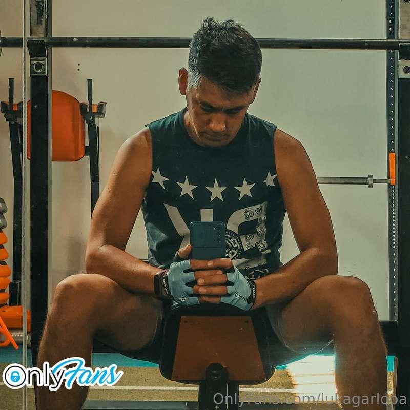 What do you do in your free time??... I make myself attracti..